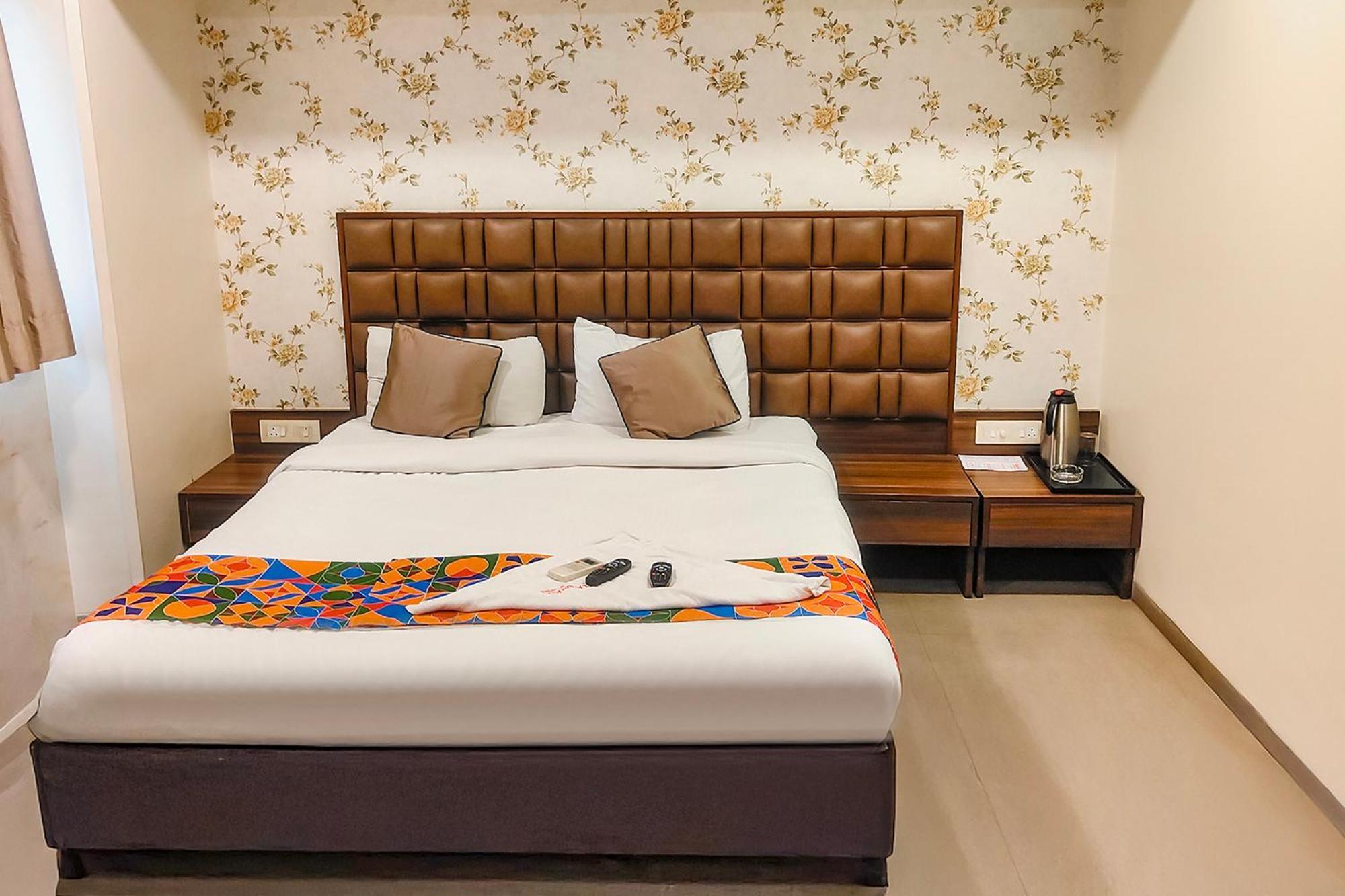 Turambhe Fabhotel Landmark Residency - Nr Midc Turbhe מראה חיצוני תמונה